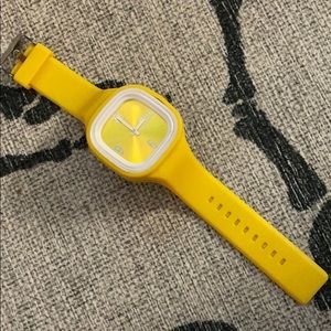 Yellow FLEX Watch📒💛